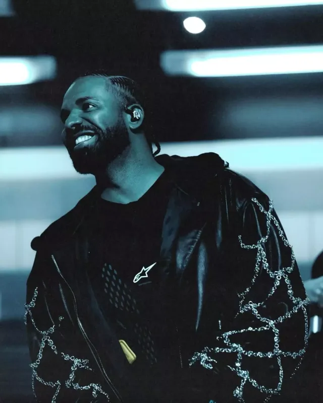 Tanınmış reperin evinə silahlı hücum!