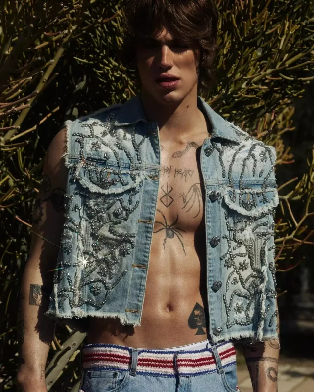 Vinni kamera qarşısında