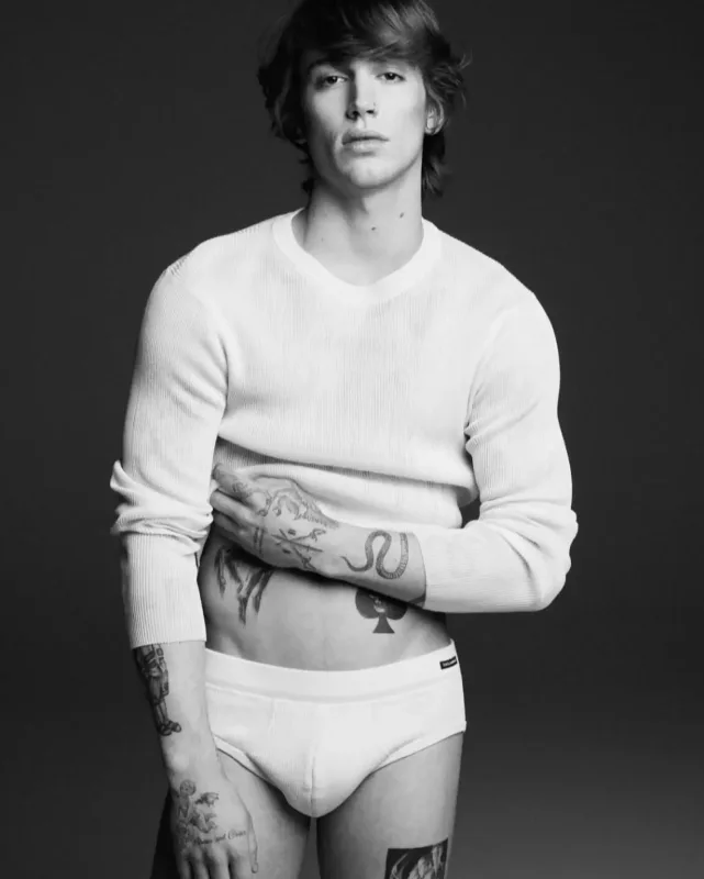 Vinni kamera qarşısında