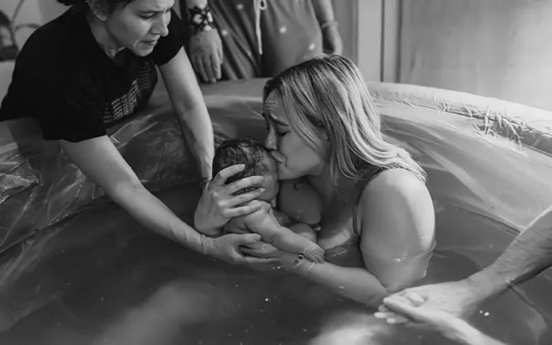 Bir zamanların məşhur ikonası 4-cü dəfə ana oldu