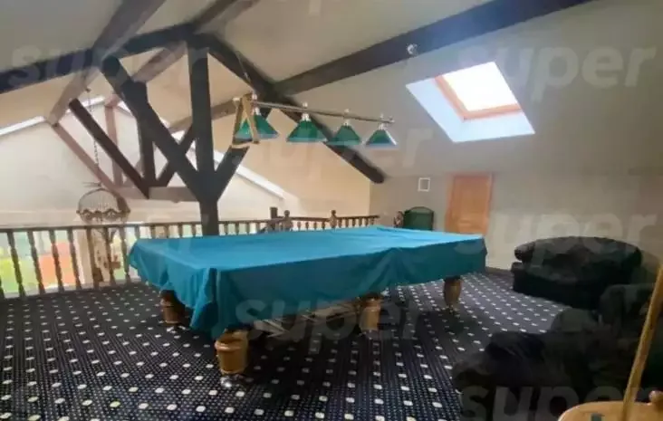 Qızı Puqaçovanın evini satır!