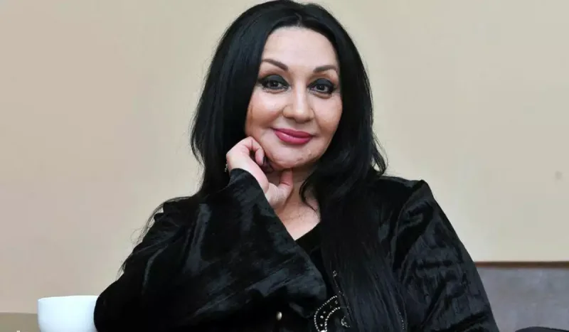 “Xoşbəxtlik əl edib, yanımdan keçdi”