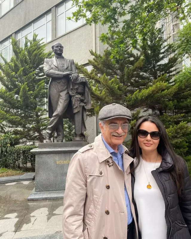 Aysel Polad Bülbüloğlu ilə bir arada