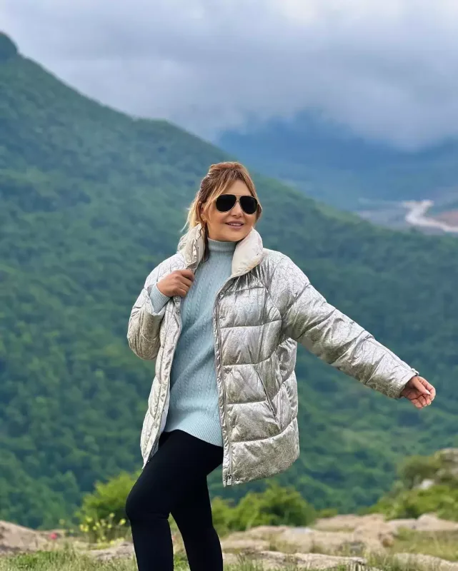 Zülfiyyə Xanbabayevadan Şuşada fotolar