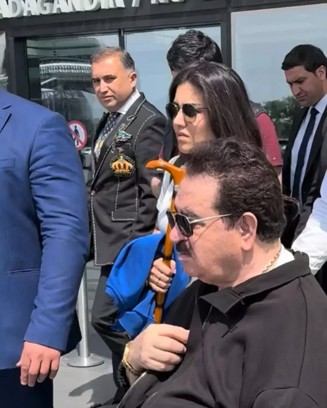 Tatlıses Bakıya əlil arabasında gəldi