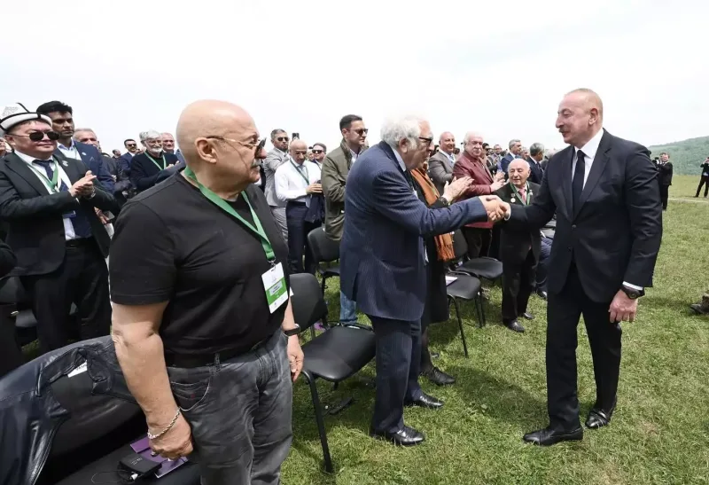 “Xarıbülbül”dən fotolar...