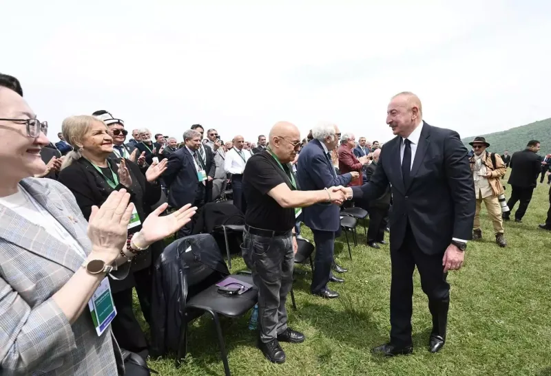 “Xarıbülbül”dən fotolar...