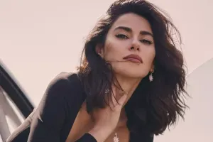 Nəsrindən özünə Analar günü təbriki