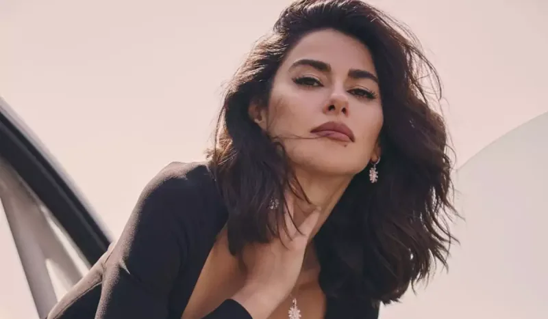 Nəsrindən özünə Analar günü təbriki