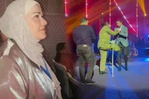 Şəhid anasının xahişini yerinə yetirdi, qazini səhnəyə çıxardı