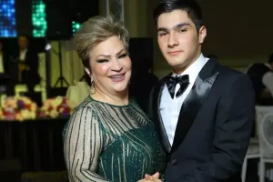 Afaq Bəşirqızı nəvəsi Bəşirlə!