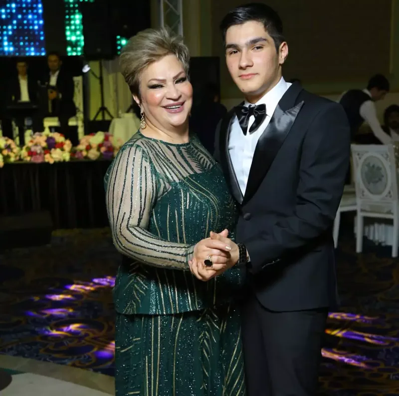 Afaq Bəşirqızı nəvəsi Bəşirlə!