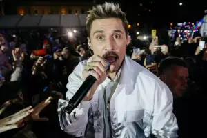 Estetik əməliyyat etdirmədən dəyişdi