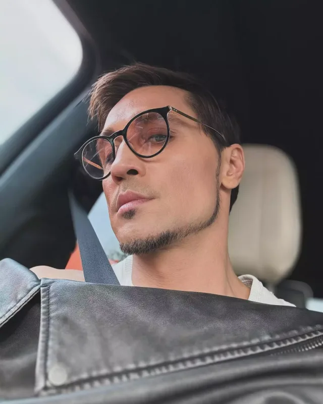 Estetik əməliyyat etdirmədən dəyişdi