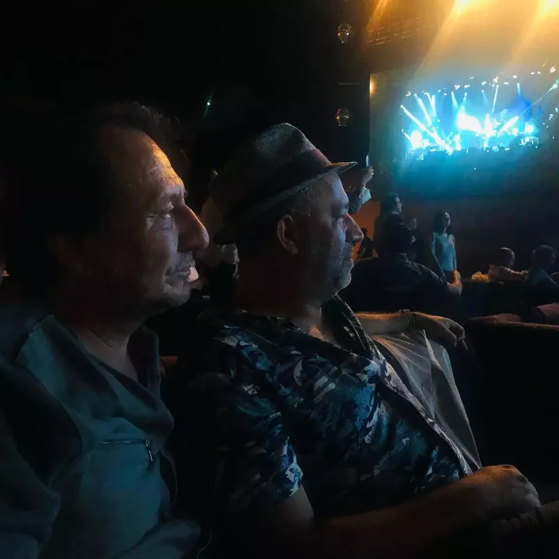 “Camaatın yanında Serenay uzanır, mənim isə...”