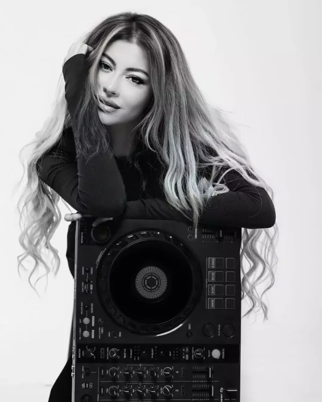 İlqarə uzun müddət sonra səhnəyə çıxacaq