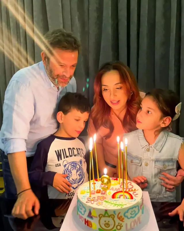 Taleh və Xatirədən övladlarıyla bağlı paylaşım