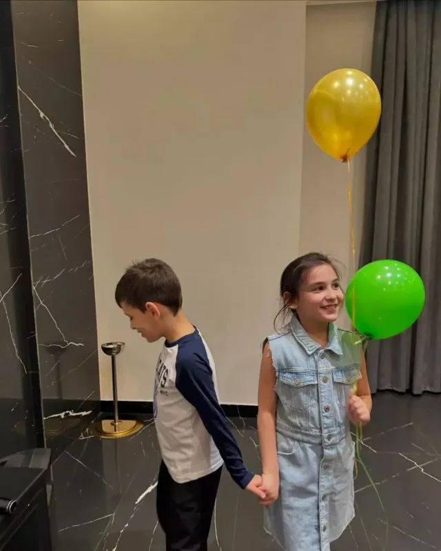 Taleh və Xatirədən övladlarıyla bağlı paylaşım