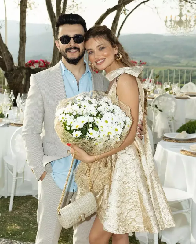 Nəzrinlə Mərdan Çingizin toyunda