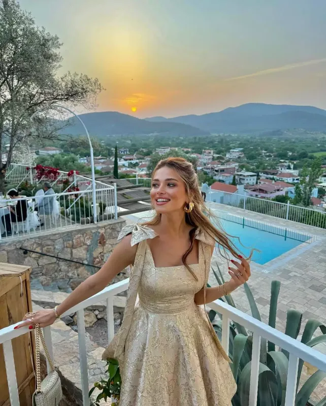 Nəzrinlə Mərdan Çingizin toyunda