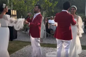 Çingiz xanımını ifası ilə qarşıladı