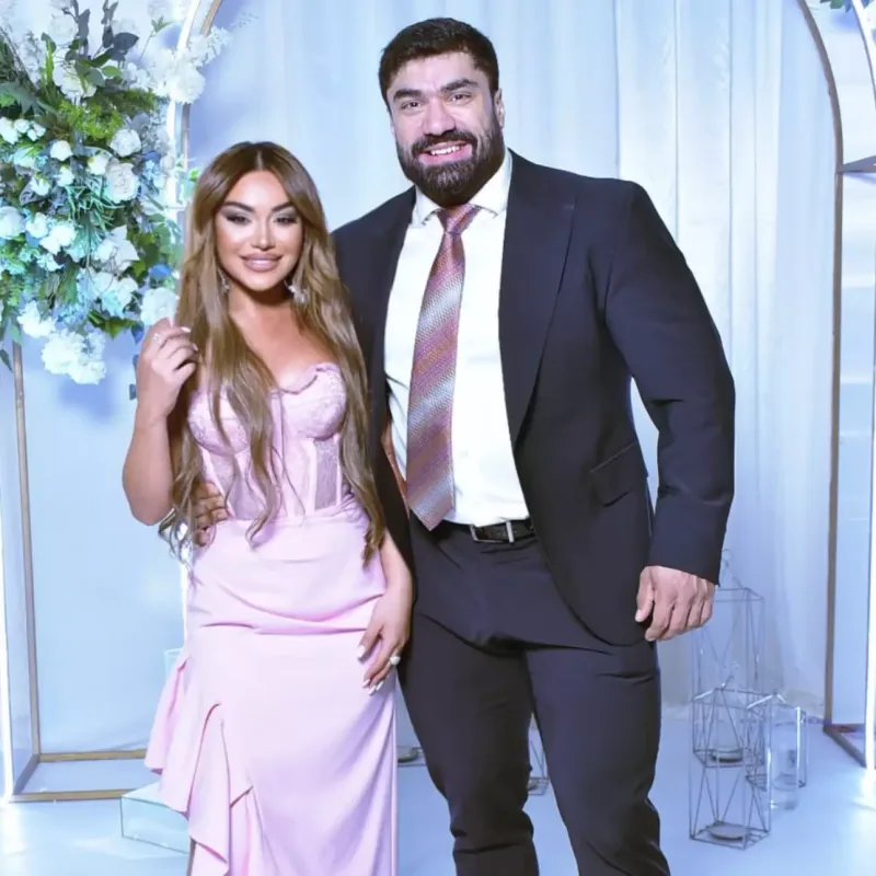 Özünə ad günü keçirdi