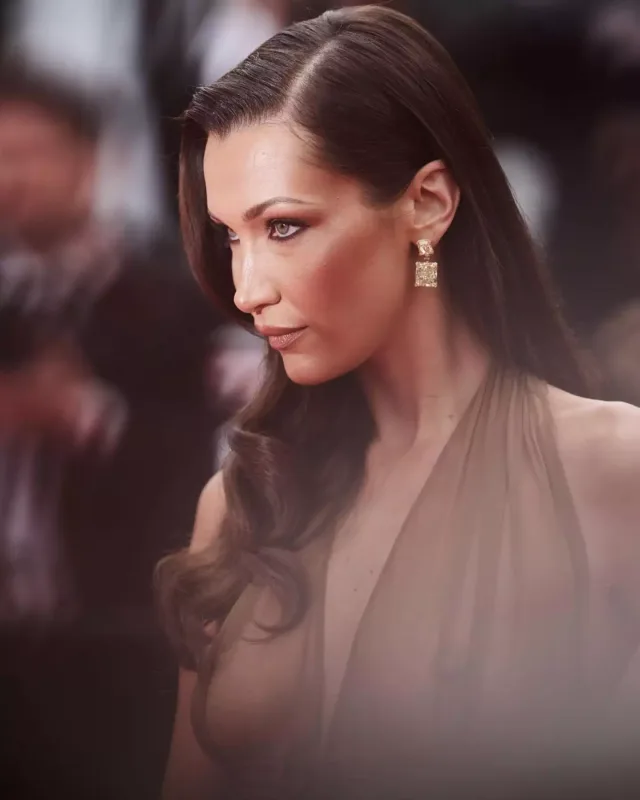 Bella “Kann”a damğa vurdu!