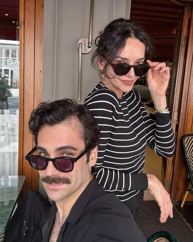 Hande 20 yaş kiçik sevgilisi ilə paylaşım etdi