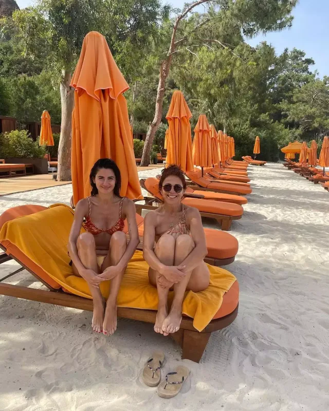 Nəsrindən bikinili fotolar