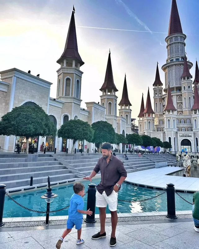 Zamiq oğlu ilə tətildə