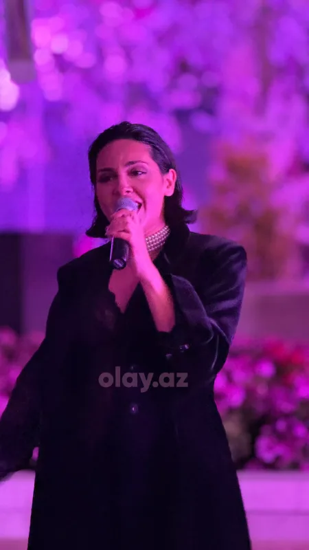 Aiseldən iddialı libas!