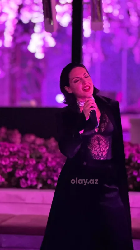 Aiseldən iddialı libas!