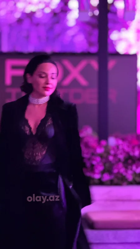 Aiseldən iddialı libas!