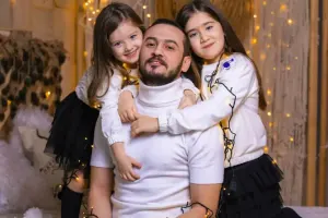 Emildən üçüncü qızıyla bağlı paylaşım