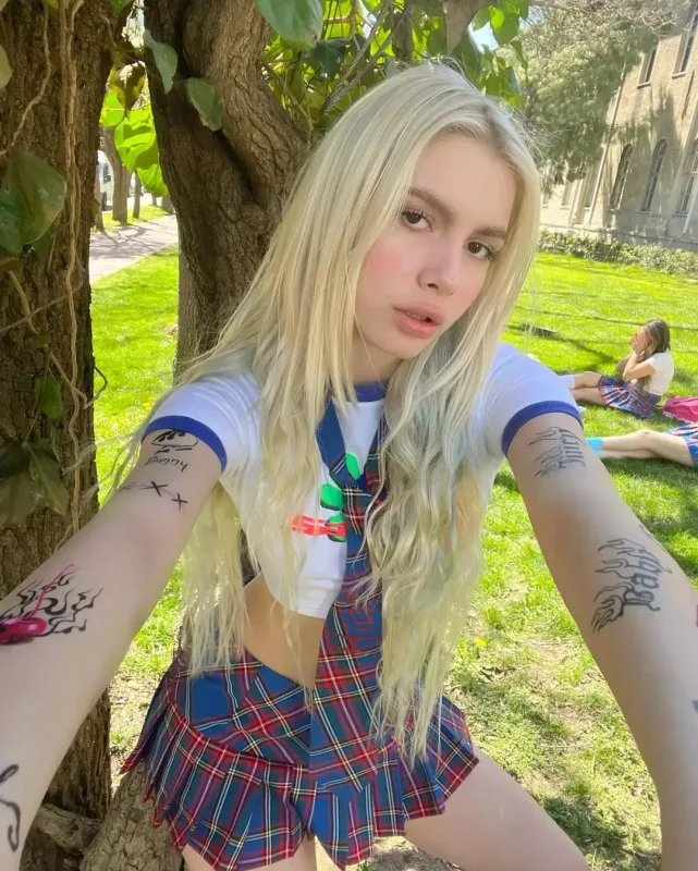 Aleyna məşhurluqdan şikayətləndi