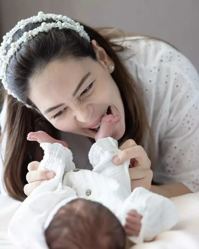 “Kuruluş Osman”ın ulduzu ilk dəfə qızını paylaşdı