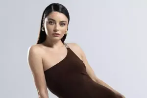 Bu dərginin ilk nömrəsinə Ayça çəkildi