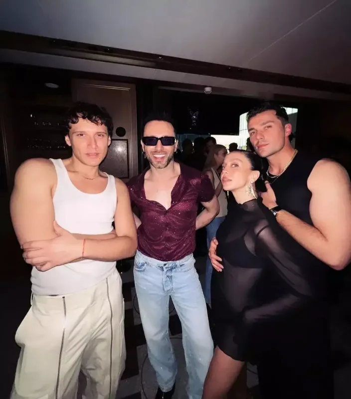 48 yaşını onlarla qeyd etdi