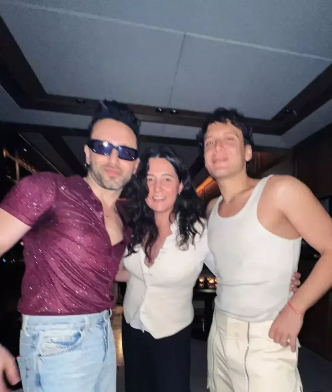 48 yaşını onlarla qeyd etdi