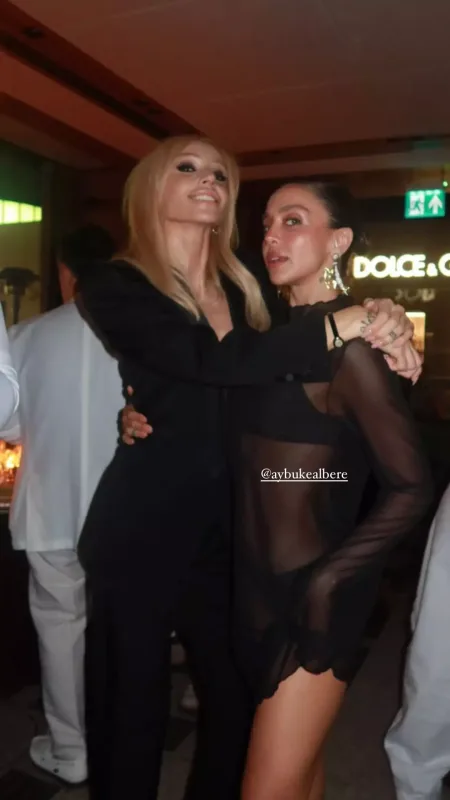 Ad günündən fotolar paylaşdı