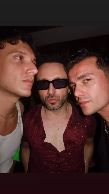 Ad günündən fotolar paylaşdı