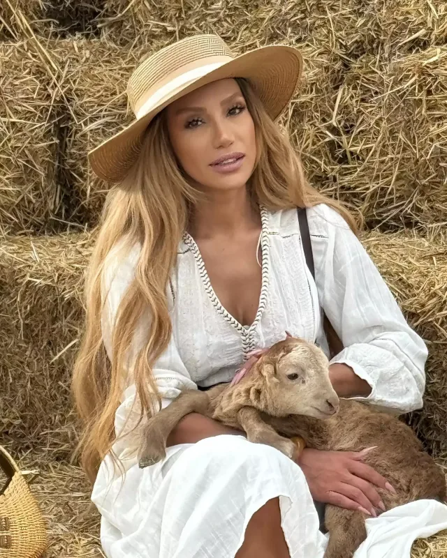 Röya Ayxanın yeni klipinin çəkilişindən fotolar