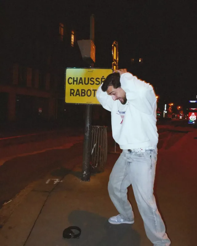 Coni Paris küçələrində