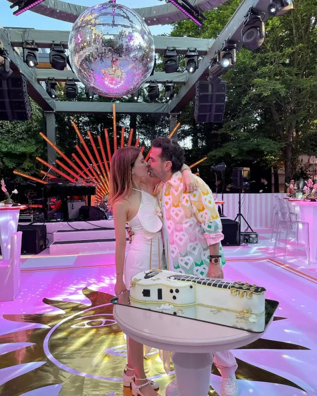 Kenan Doğulu 50 yaşını qeyd etdi