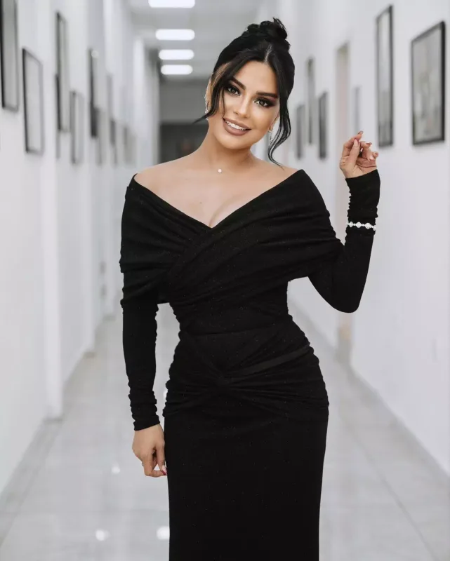 Xanım aparıcıların səhnə stilləri!