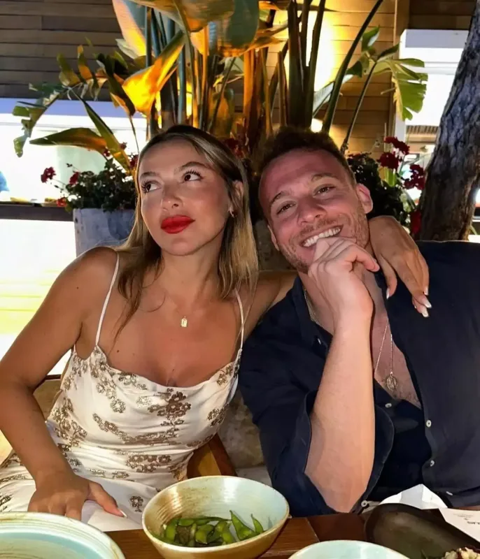 Eşq xəbərləri yayılmışdı, görüşdülər