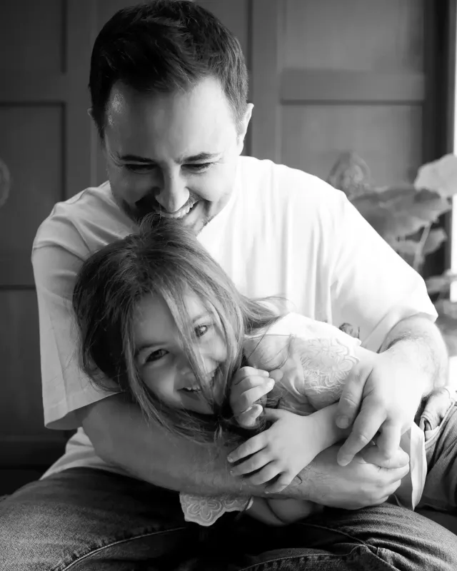 Samir qızı ilə fotolarını paylaşdı