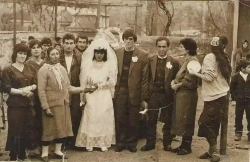 Yarımçıq qalan toy 32 il sonra baş tutdu