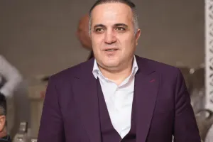 Eldəniz Məmmədov qızına toy edir