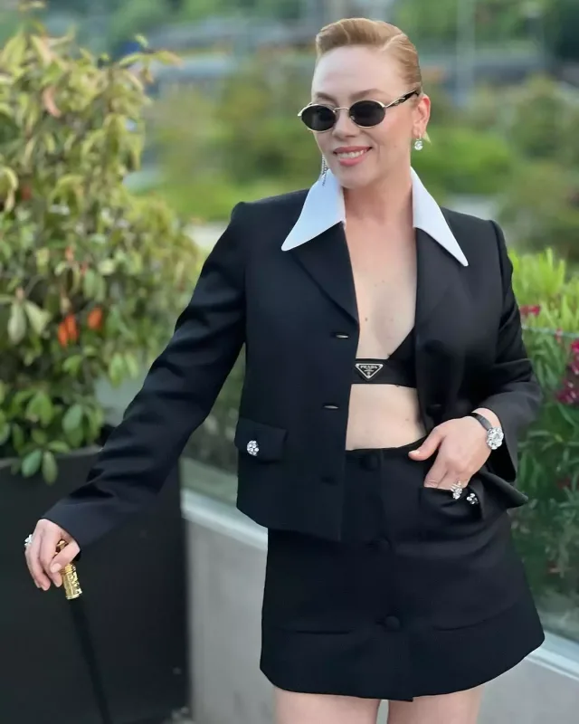 Qırmızı xalıda dəb yarışı